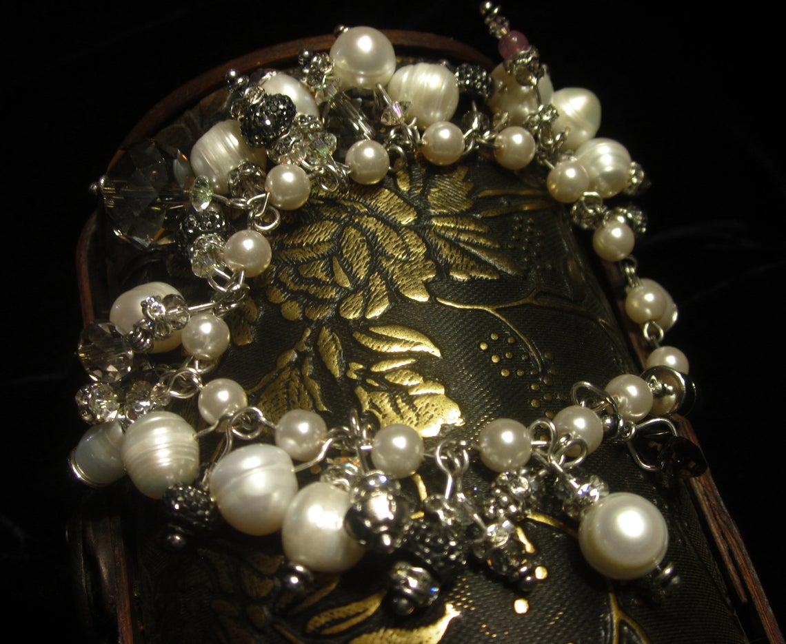 White Pearl Cluster — Bracelet